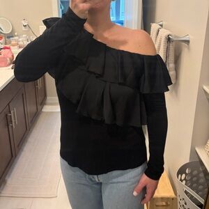 🖤 Vince Camuto one shoulder top